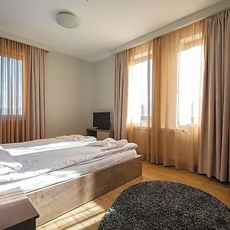 La Casa Хотел 3*