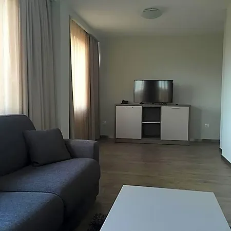 La Casa Хотел